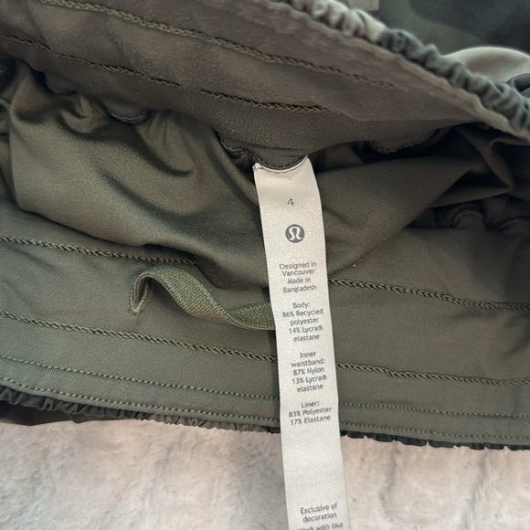 Lululemon Track That Mid-Rise Lined Short 5" Heritage Camo Medium Olive Multi - Picture 5 of 6